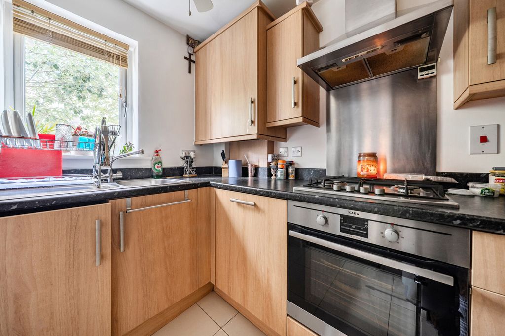 Property photo 3 of 16 Kitchen