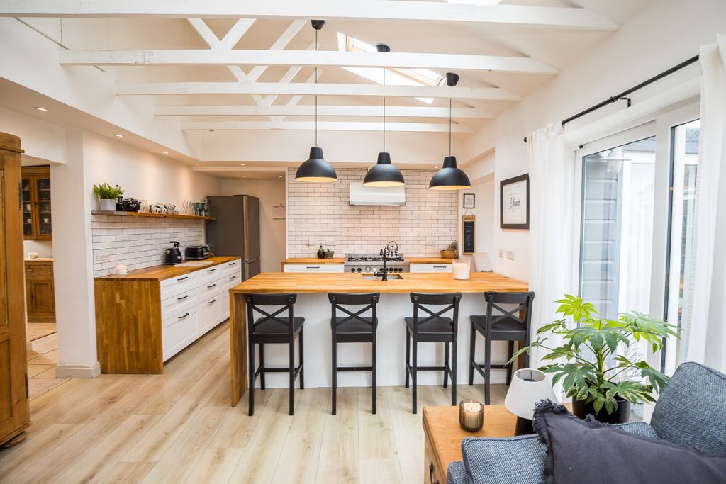 Property photo 2 of 31 Photo #2