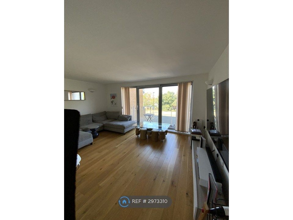 Property photo 1 of 23 Living Room