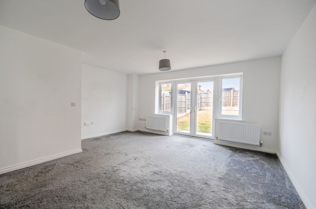 Property photo 2 of 24 1512962-11-6A8F0B08d5127