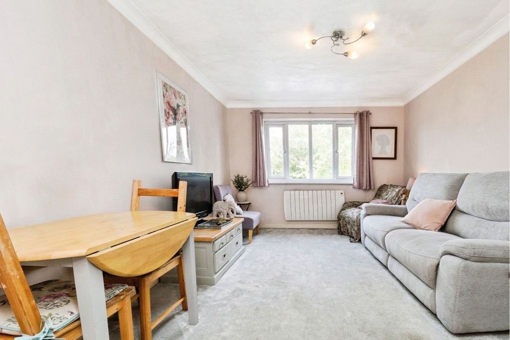 Property photo 2 of 13