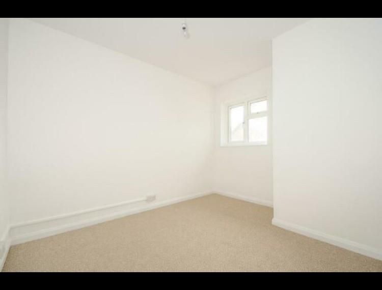 Property photo 3 of 8 Bedroom