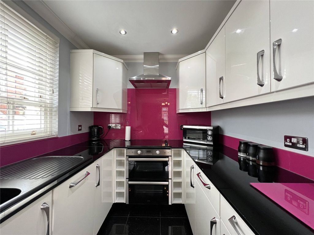 Property photo 3 of 28 Picture No. 18