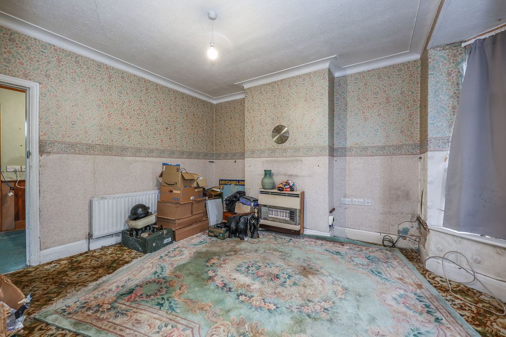 Property photo 3 of 18