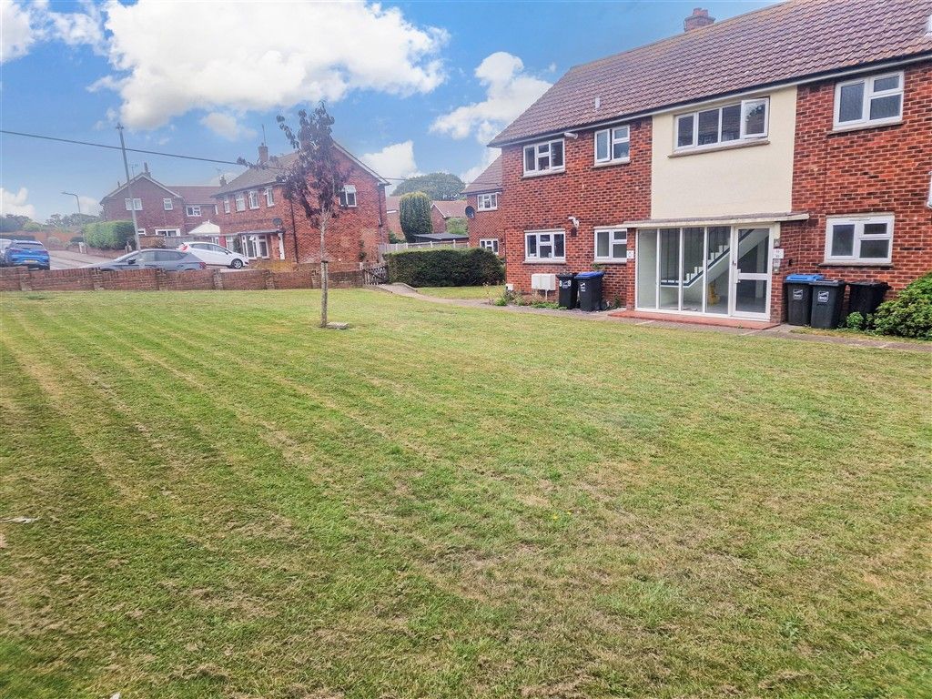 Property photo 2 of 7 Front Garden