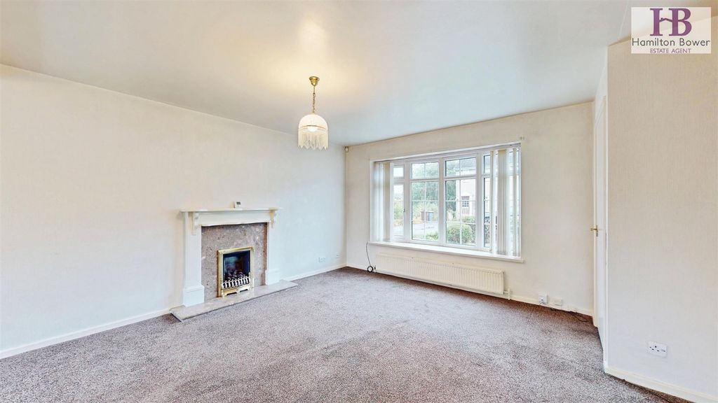Property photo 2 of 13 8c461Ef6-29-Oakroyd-Avenue-08172026_115622.Jpg