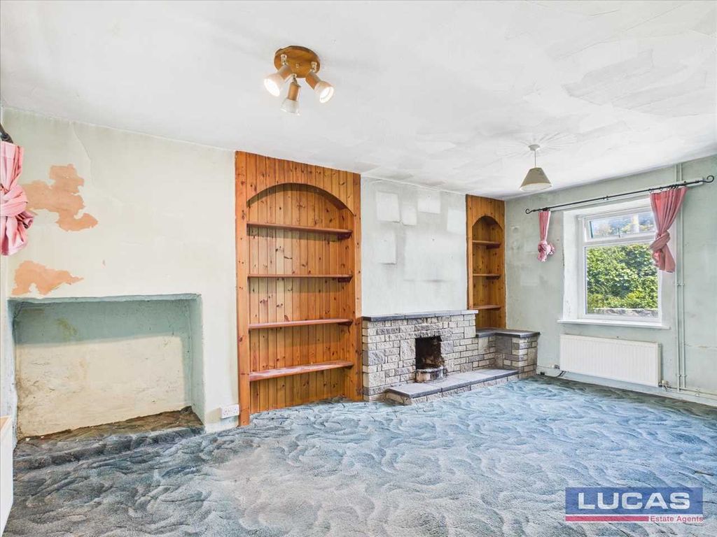 Property photo 3 of 16