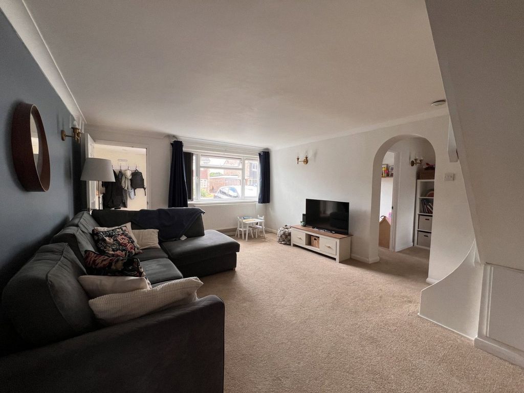 Property photo 2 of 12