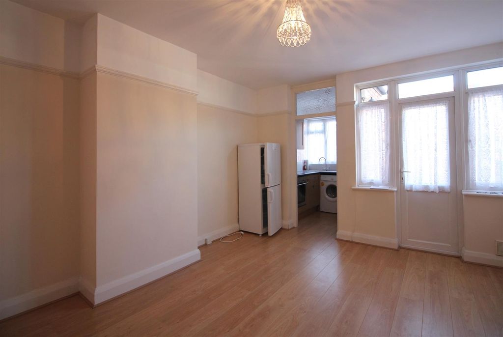 Property photo 2 of 7 Img_5362-Min.Jpg