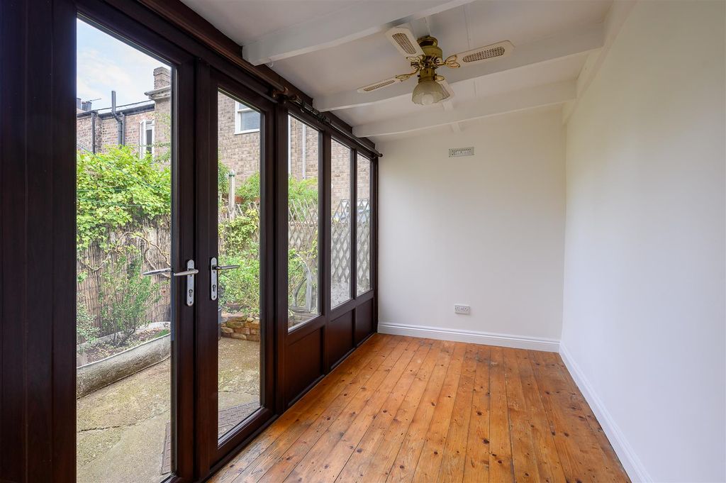Property photo 3 of 14 Garden Room