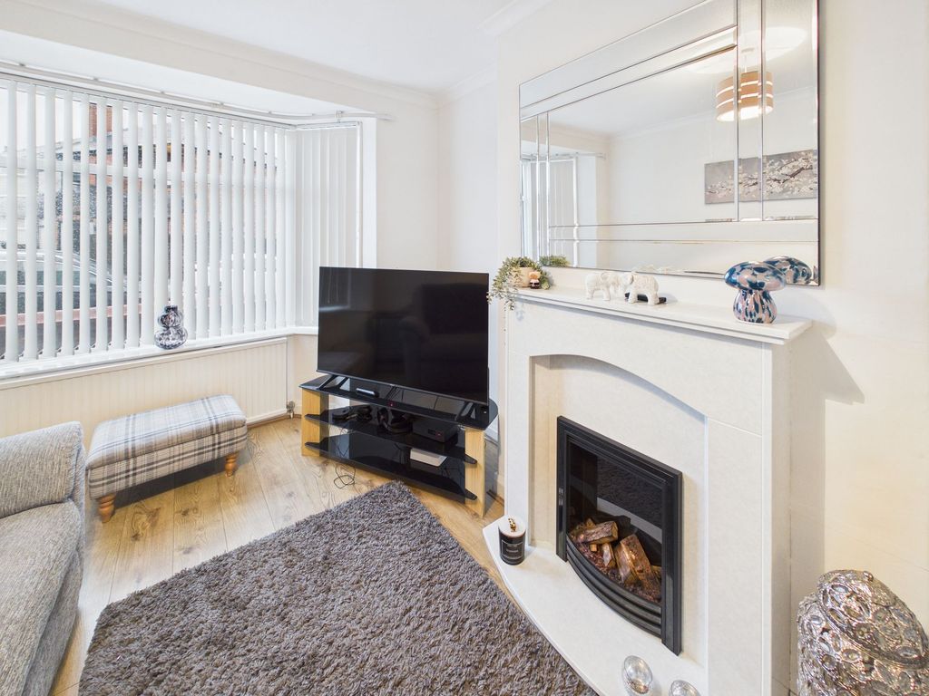 Property photo 2 of 25