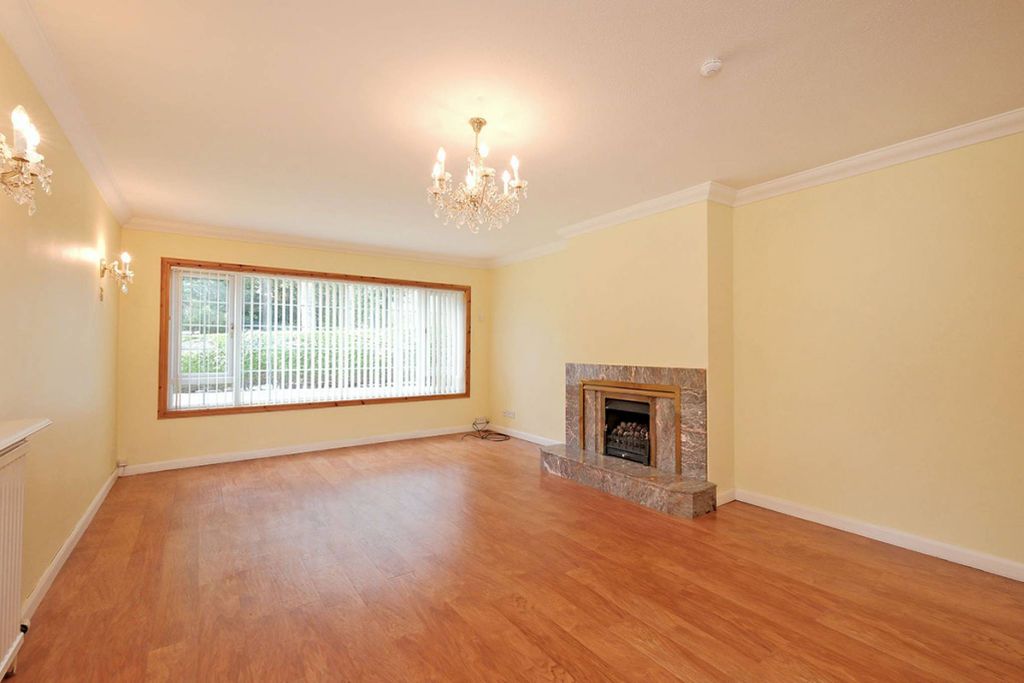 Property photo 2 of 33