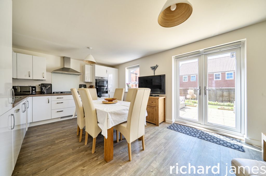 Property photo 3 of 20 21c86669F1c244A894dc8Af574094cc6