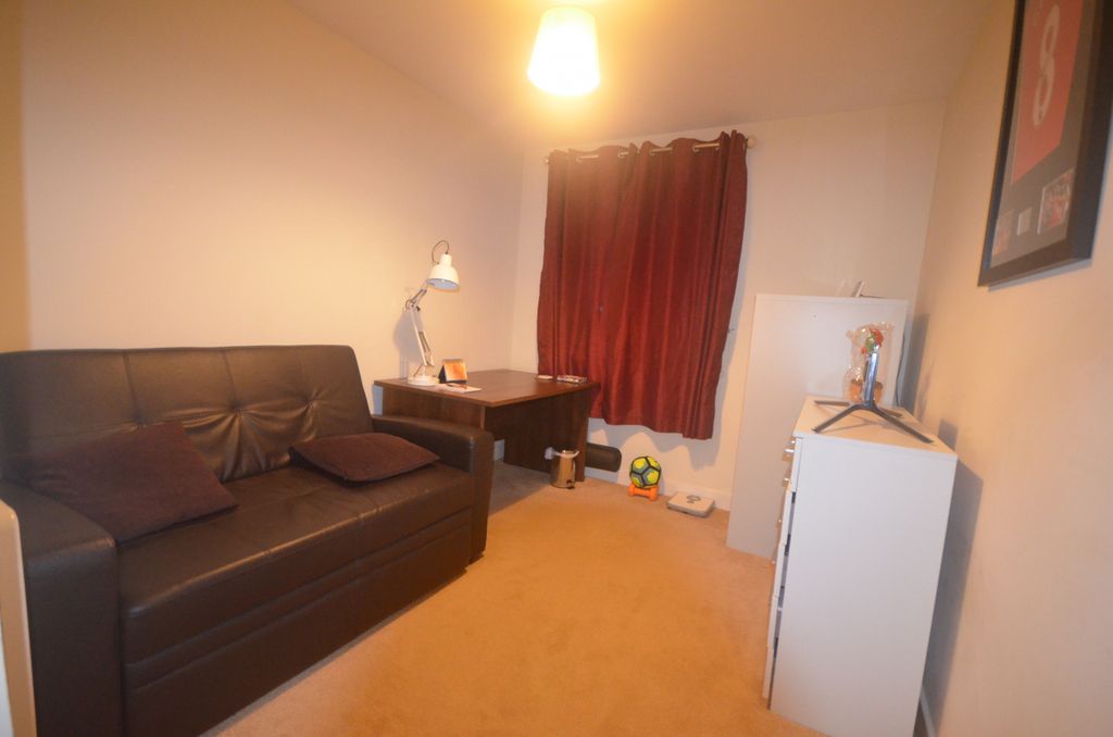 Property photo 3 of 8 Gallery