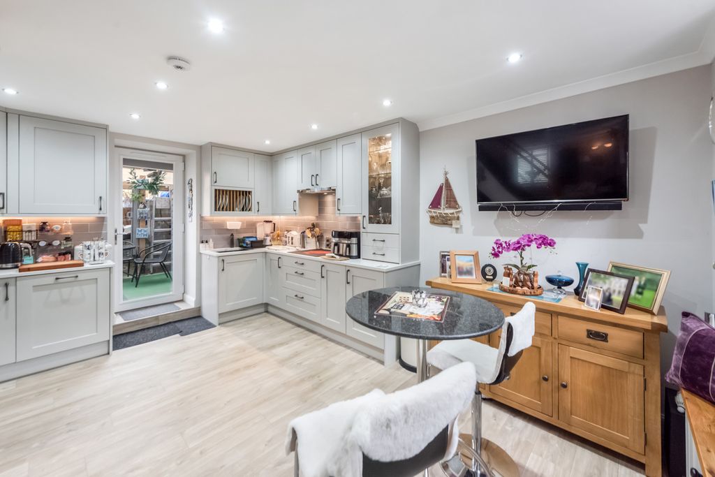 Additional image 9 of 3 bed end terrace house for saleMillar Steet, Crieff PH7