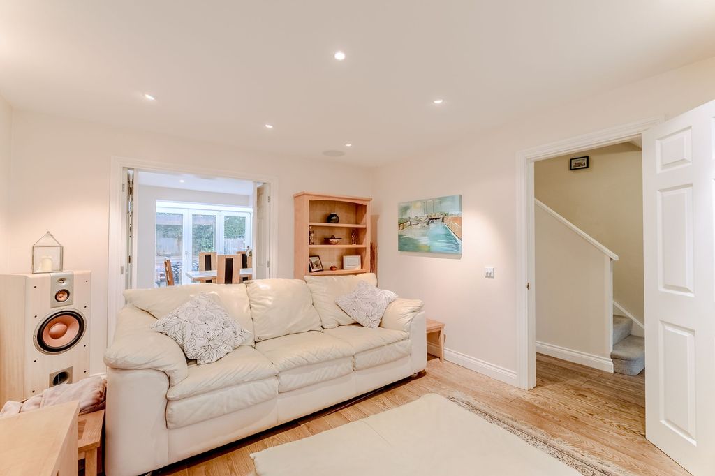 Property photo 3 of 20