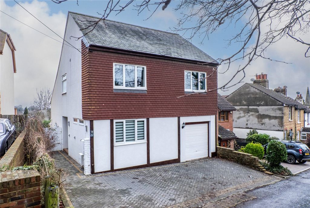 Property photo 1 of 42 Picture No. 11