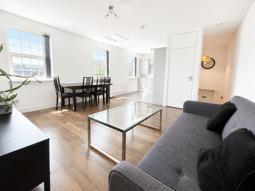 Property photo 2 of 11 Fb9212Df-2330-4036-B375-B4c6862d5Db6