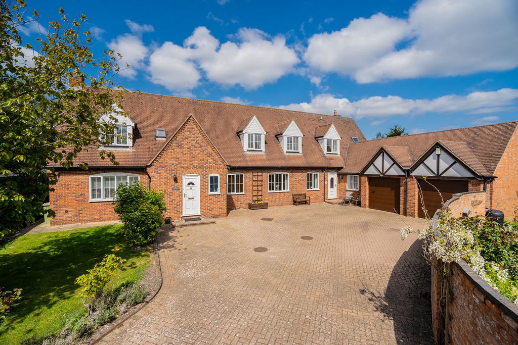 Property photo 1 of 43