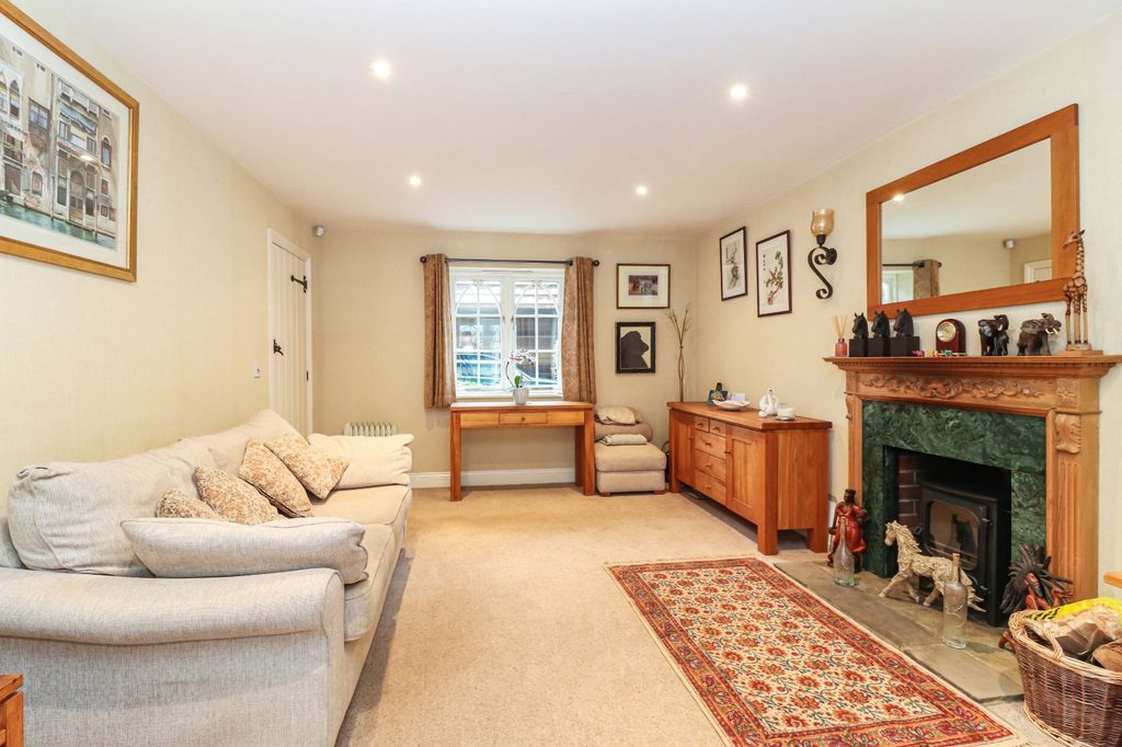 Property photo 3 of 20 Sitting Room