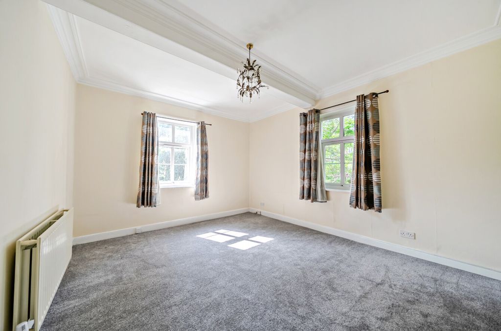 Property photo 2 of 16 1500851-16-6A7068...