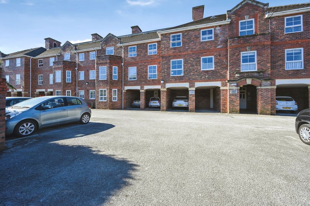 Property photo 1 of 17 Pbox-Img.Jpg