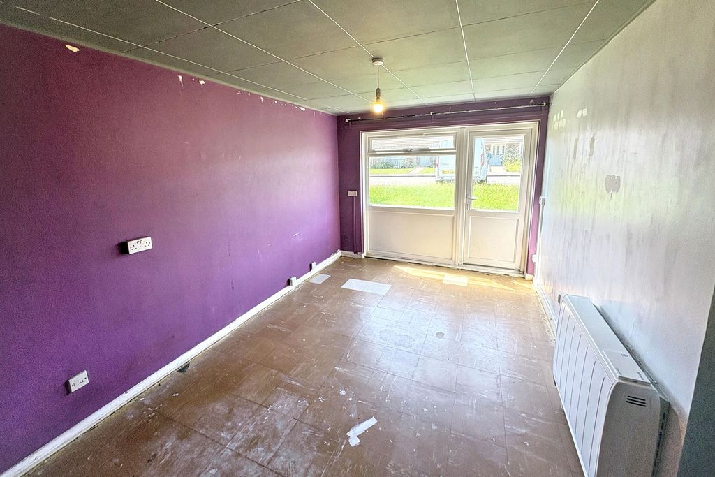 Property photo 2 of 15 88 Westcroft, Chippenham, Wiltshire, Sn14 0Nu