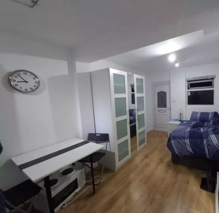 Property photo 2 of 5 Gallery