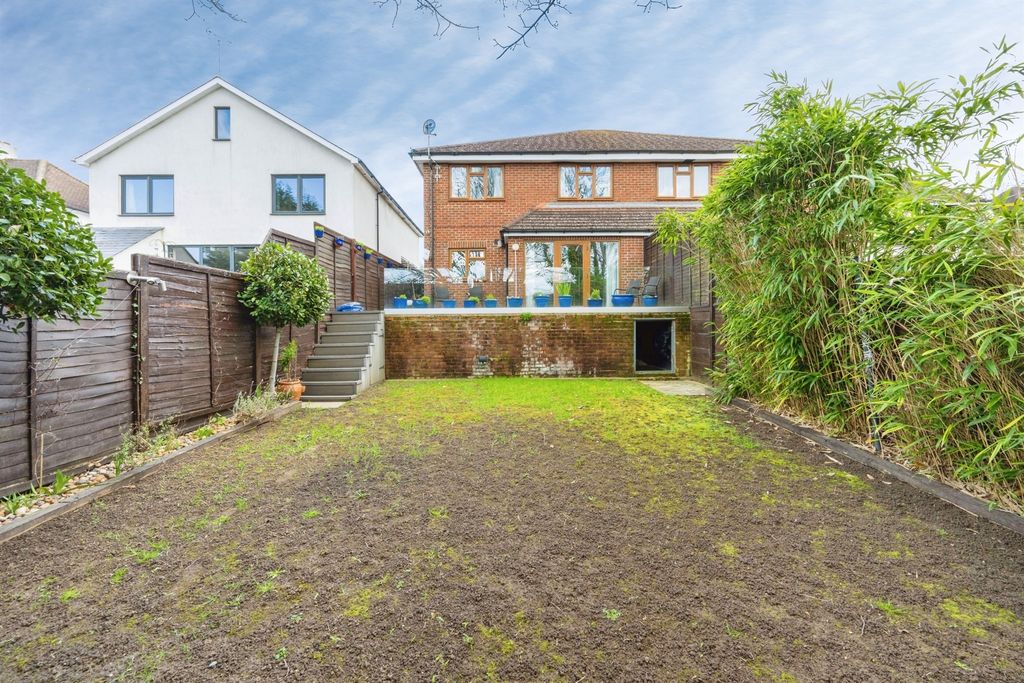 Property photo 3 of 31