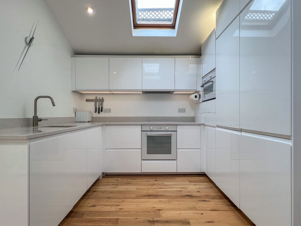 Property photo 3 of 31