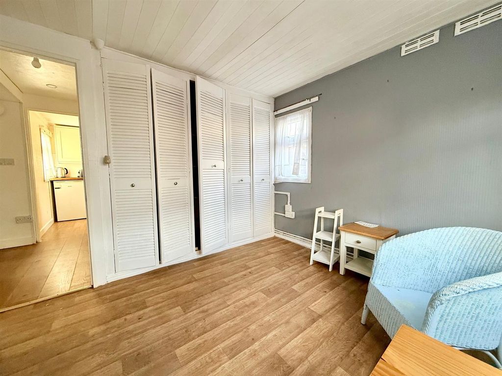 Property photo 2 of 8 3.Jpg