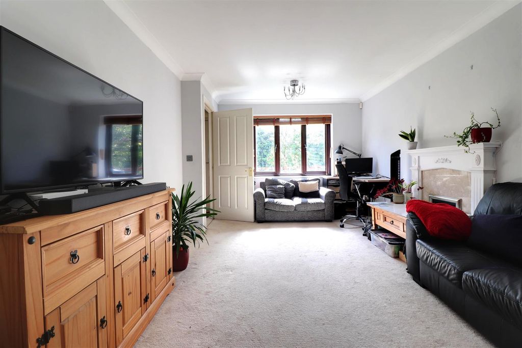 Property photo 3 of 14
