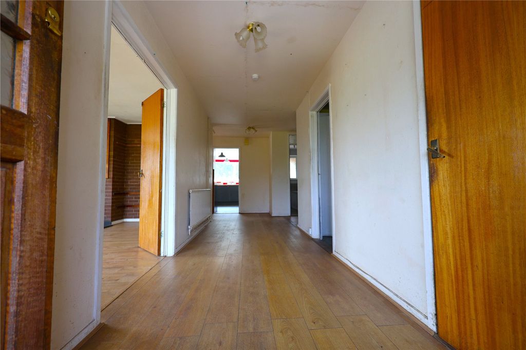 Property photo 3 of 33 Picture No. 19