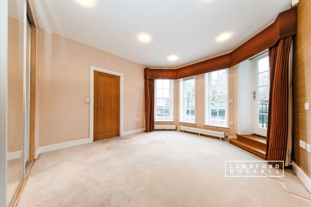 Property photo 2 of 10 Reception