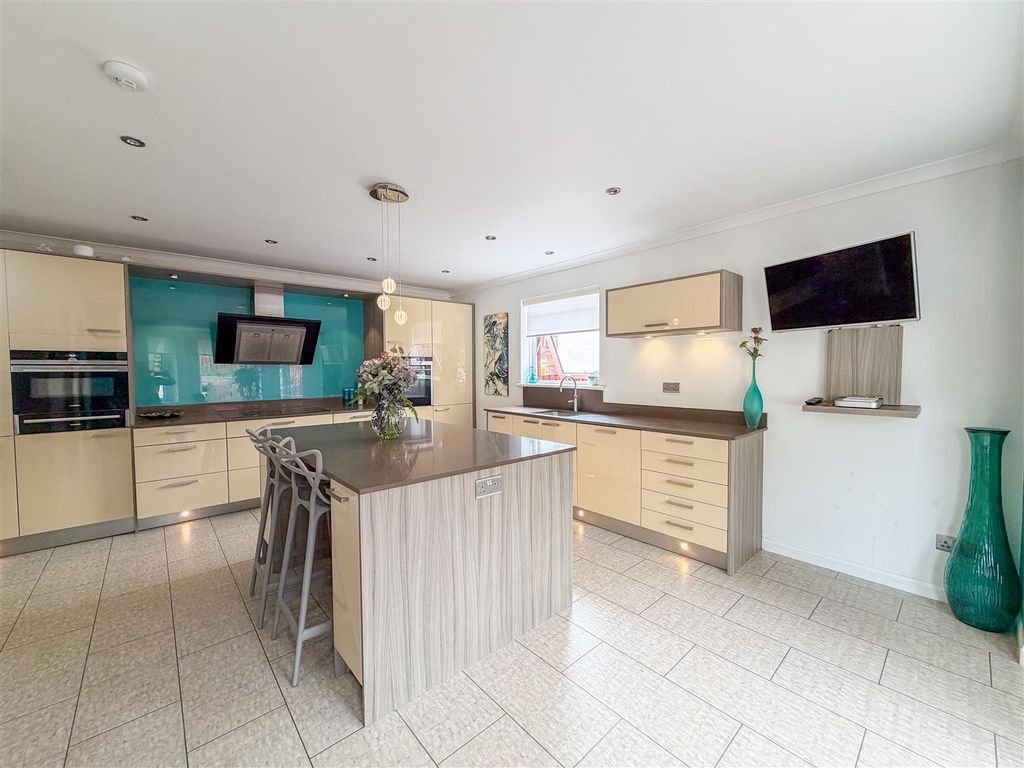 Additional image 15 of 5 bed detached house for saleChateau Grove, Hamilton ML3