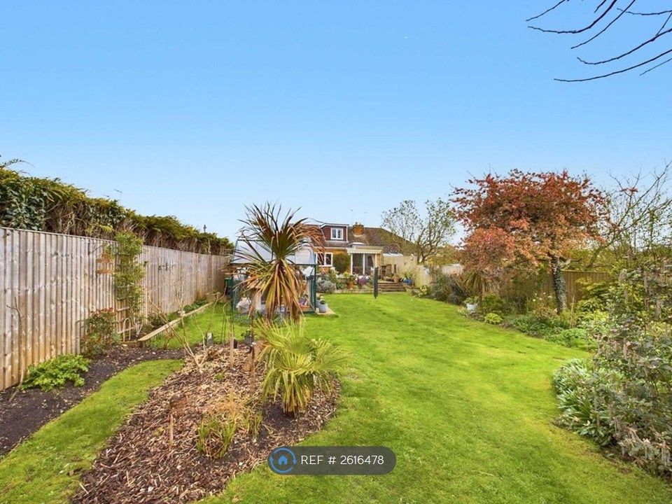 Property photo 3 of 6 Shered Garden