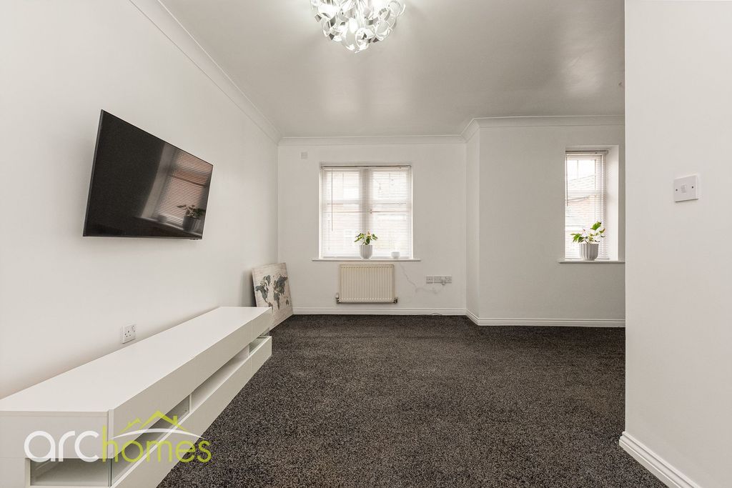 Property photo 2 of 26