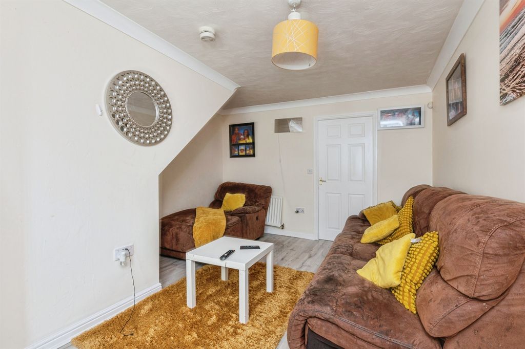 Property photo 3 of 17