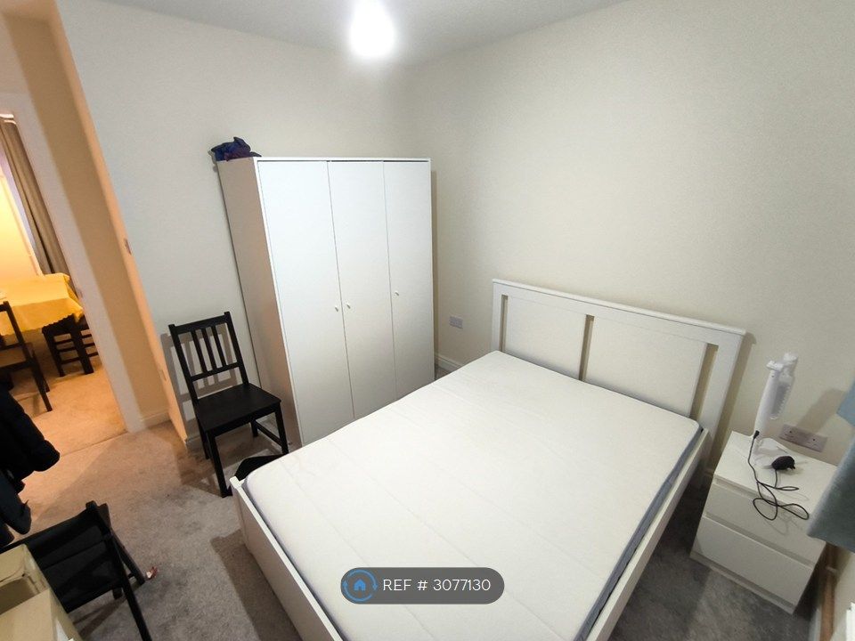 Property photo 2 of 10 Downstairs Bedroom