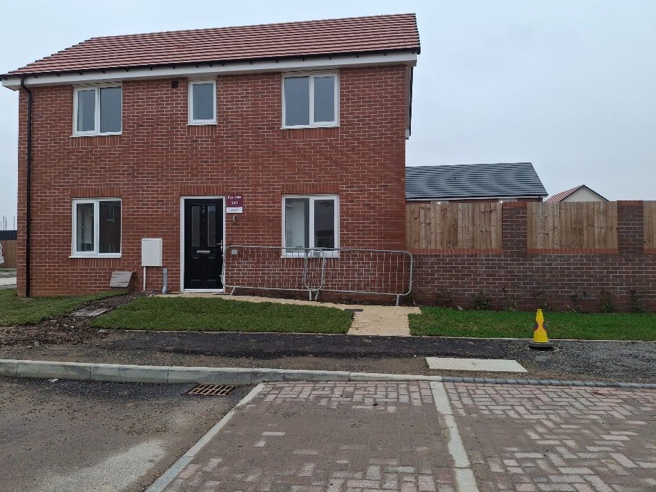 Property photo 1 of 12