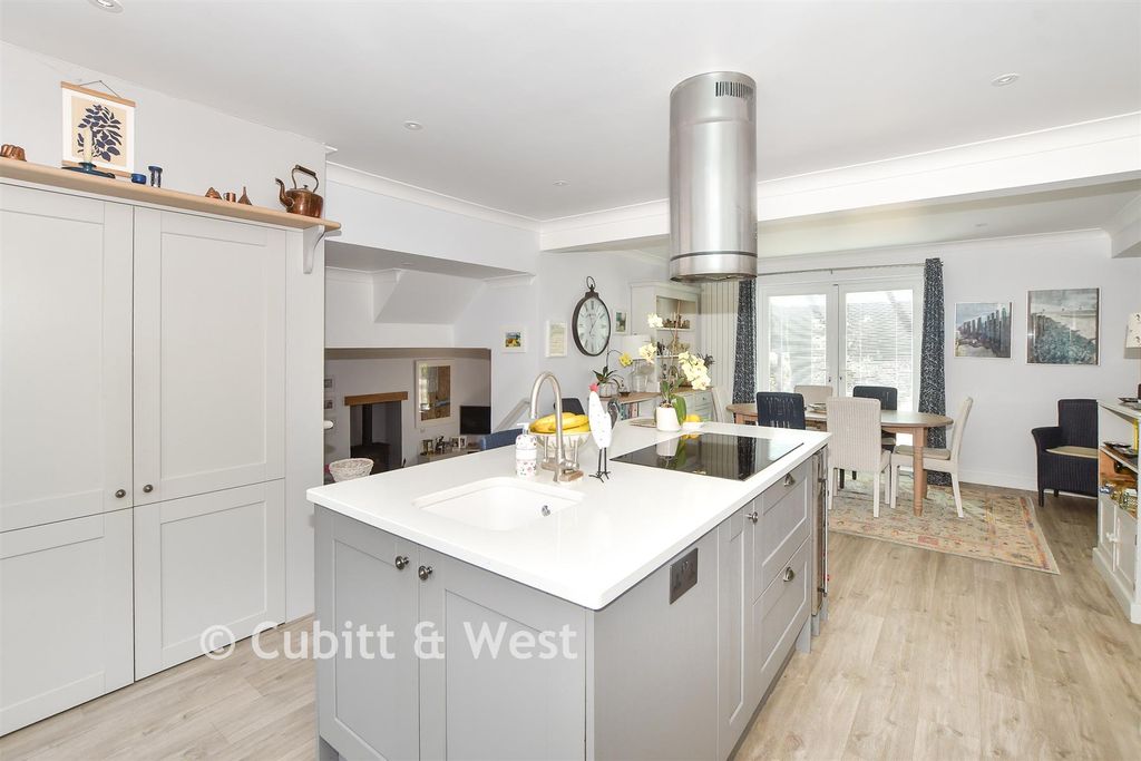 Property photo 1 of 20 Kitchen/Diner