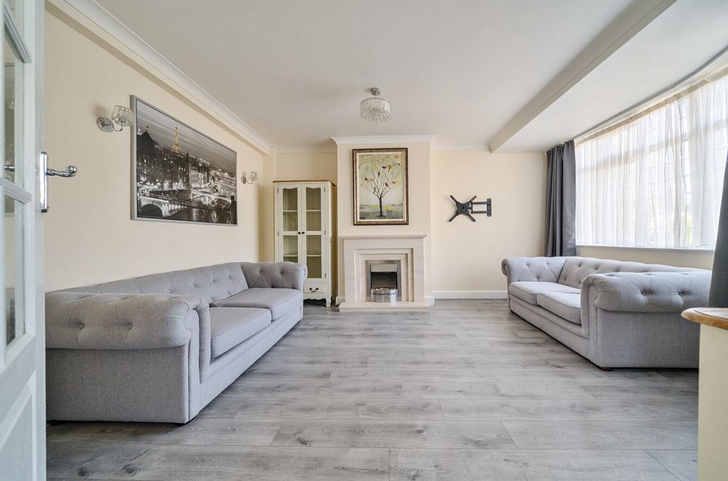 Property photo 2 of 25 1299078-17-6836F7...
