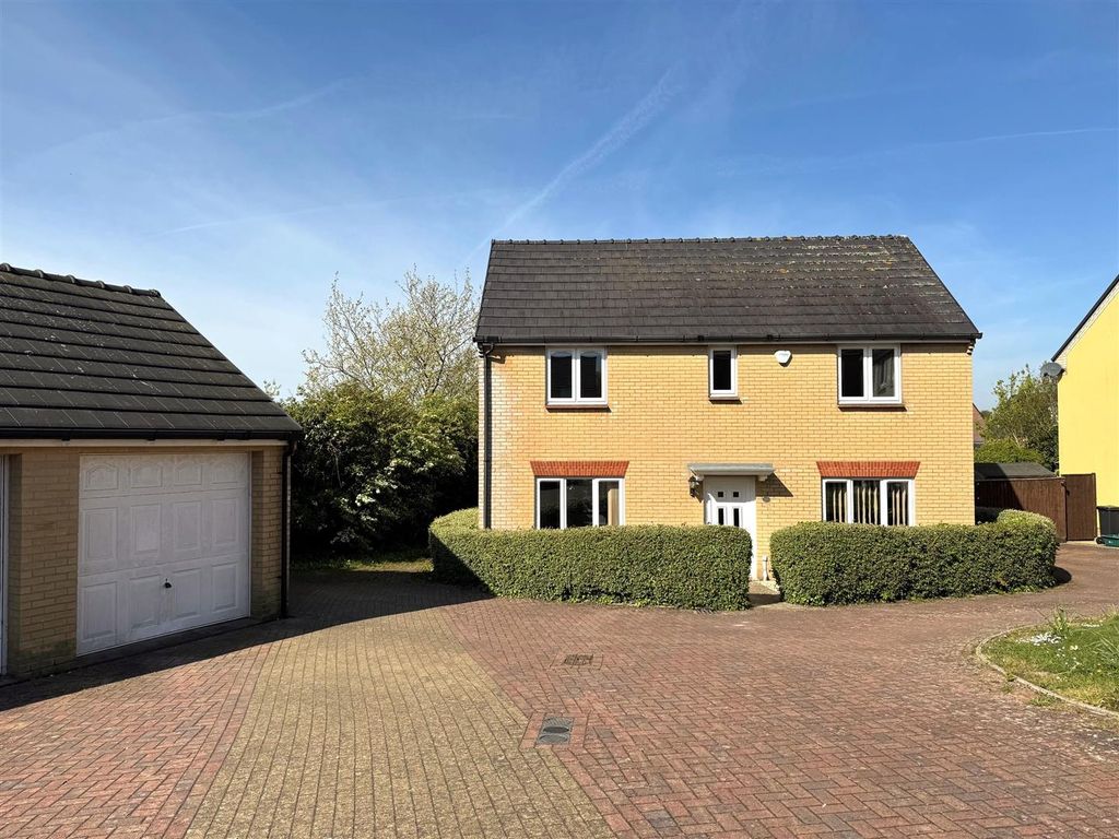 Property photo 1 of 17 Front Main.Jpg