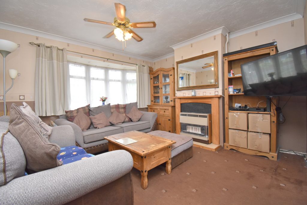 Property photo 2 of 19