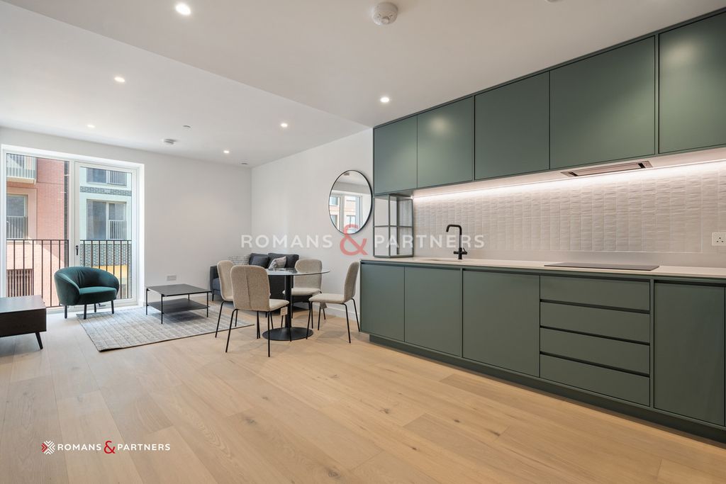 Property photo 2 of 20