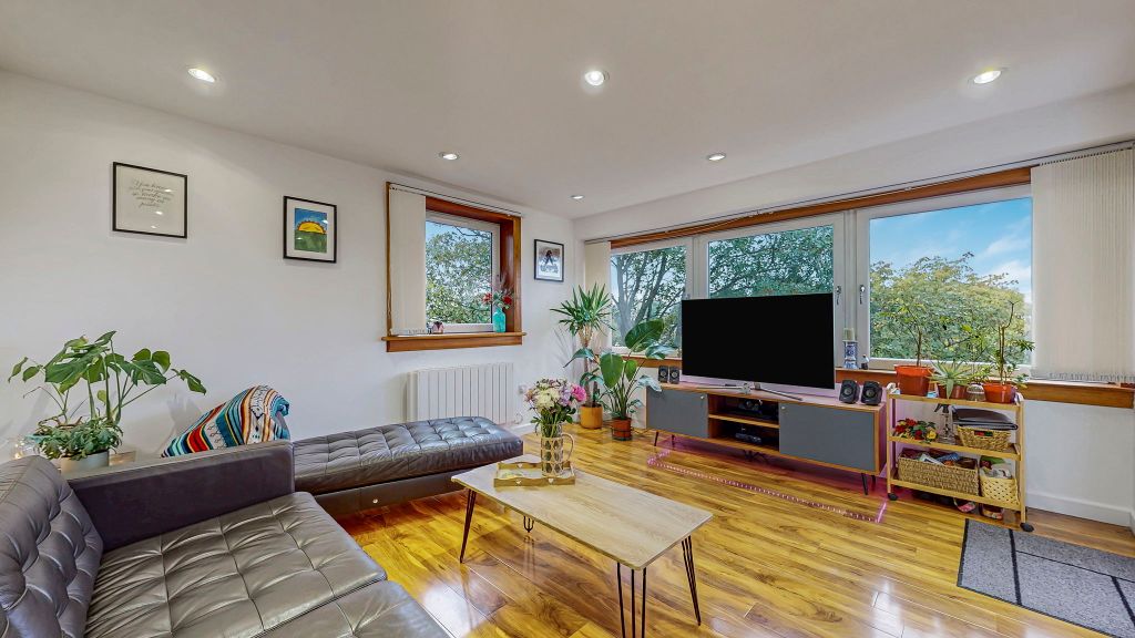 Property photo 2 of 21 19-Web-Or-Mls-318 Albert Drive Flat 42 Wedsley Cou