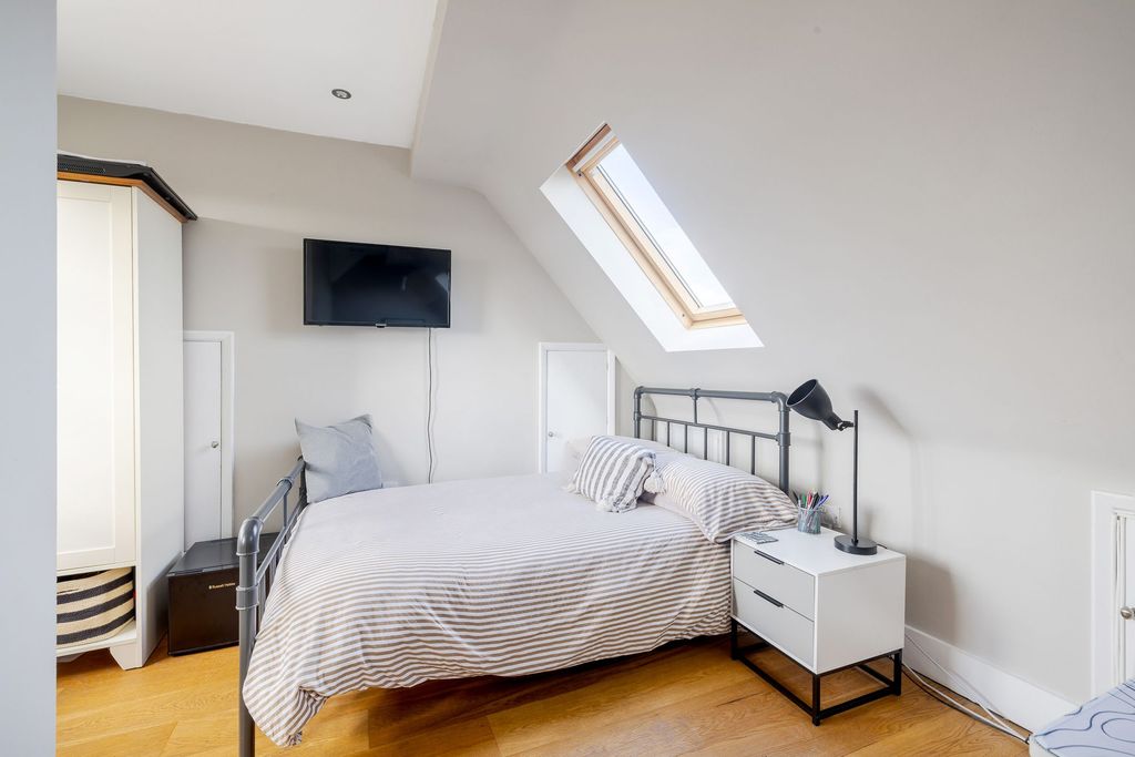 Additional image 12 of 3 bed terraced house for saleSalisbury Road, Godstone RH9