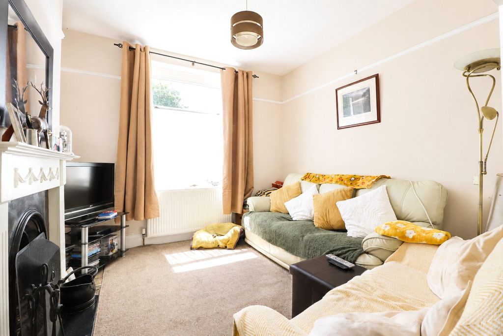 Property photo 2 of 15 Picture No. 06