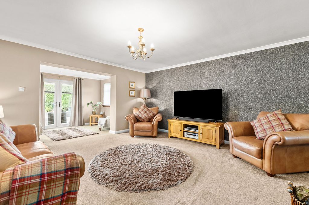 Property photo 3 of 24