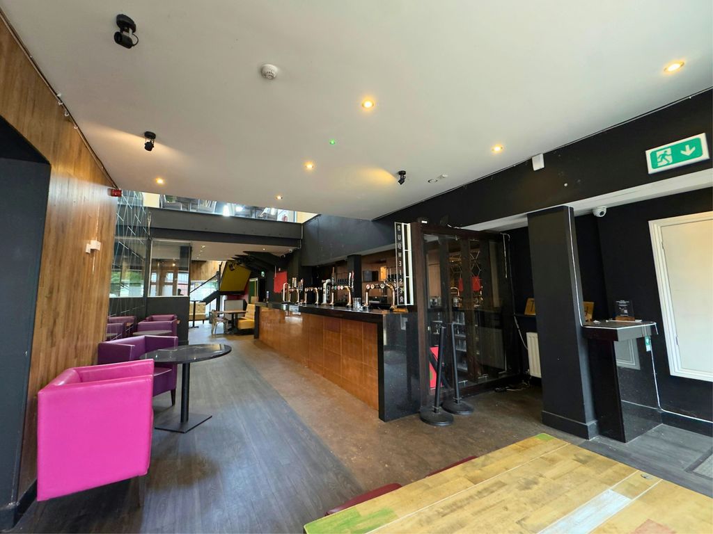 Property photo 3 of 9 8 6.Png